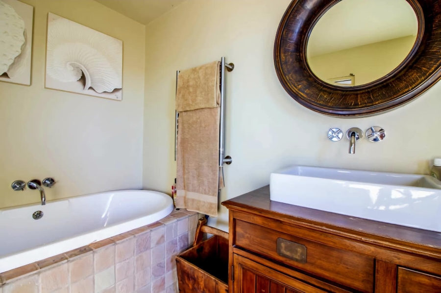 8 Bedroom Property for Sale in Oubaai Western Cape